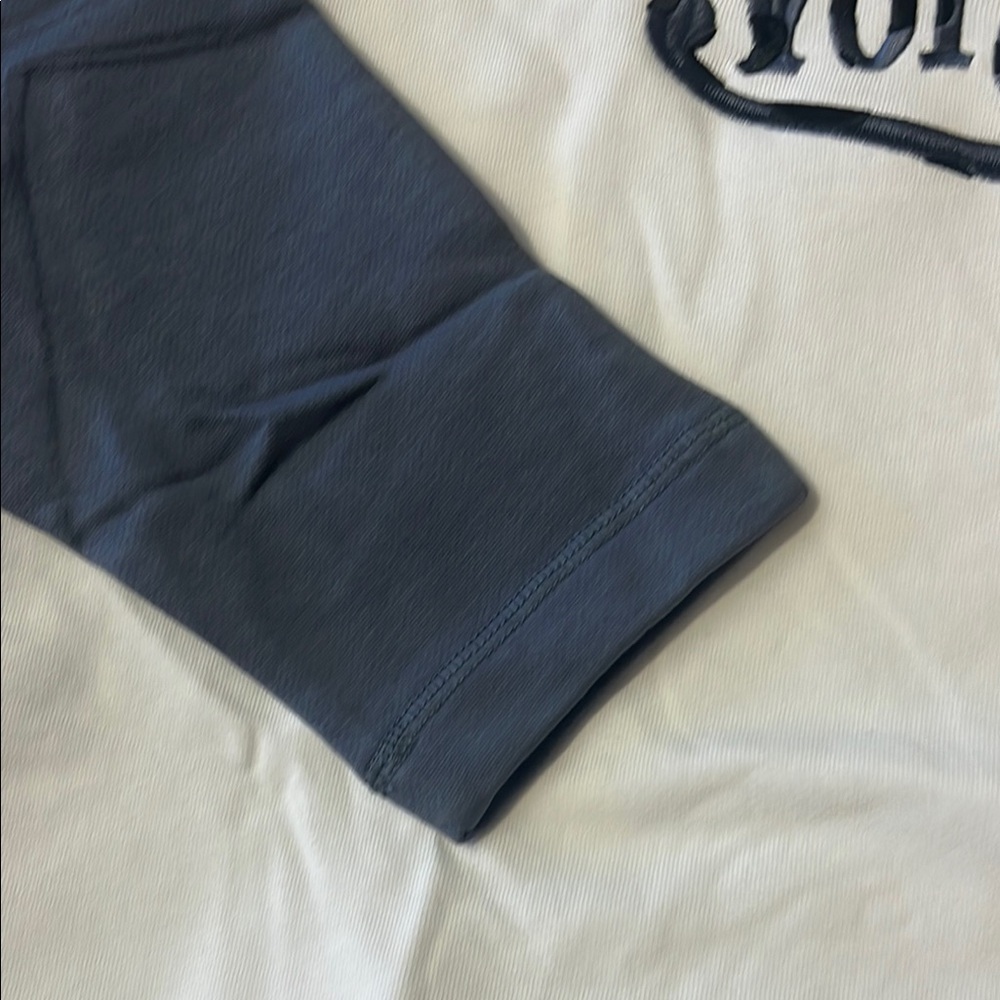 Von Dutch blueberry Cheetah Long Sleeve cropped Tee - Picture 6 of 10